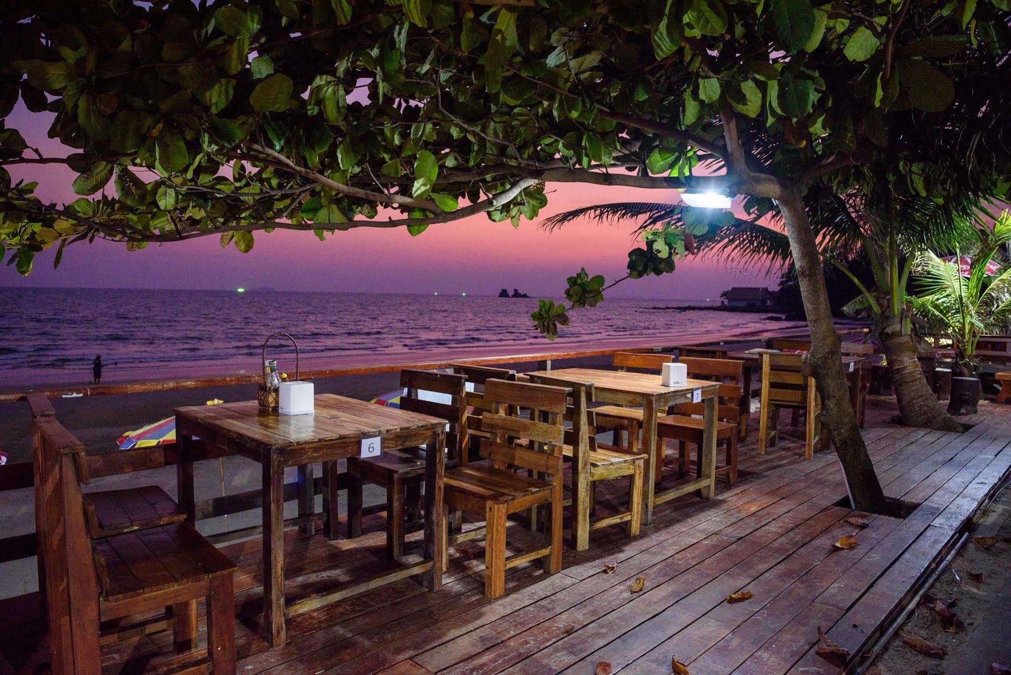 Baansuan Aokhai Beach Resort 매핌 외부 사진